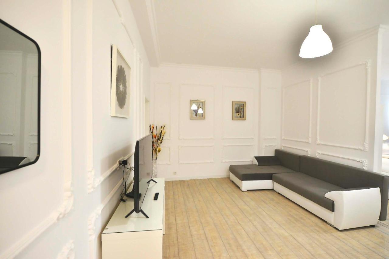 Otilia Aparthotel Bukarest Exteriör bild